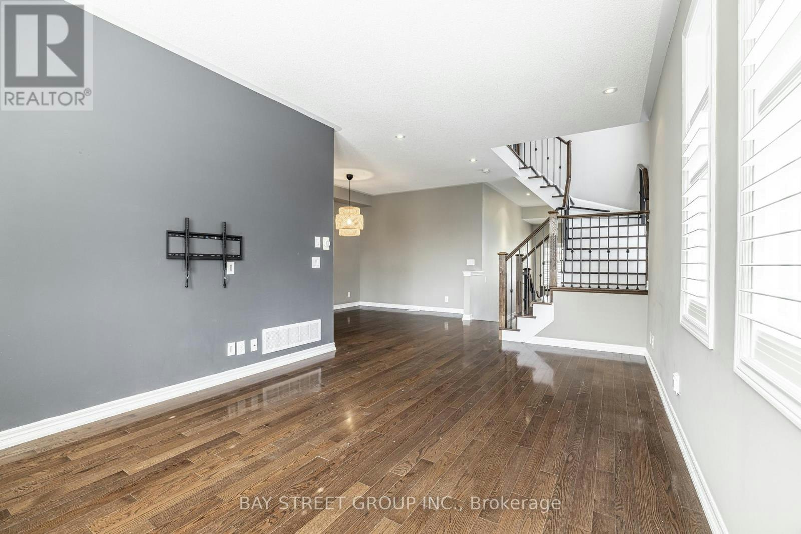 4 Courtland Crescent, East Gwillimbury, ON, L9N 0B2 - 17
