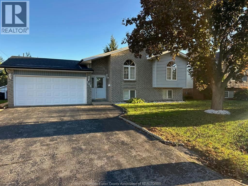 239 Bouffard Road, Lasalle, ON, N9J 1E9