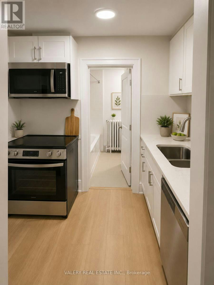 40-2402 Queen Street E, Toronto, ON - 2