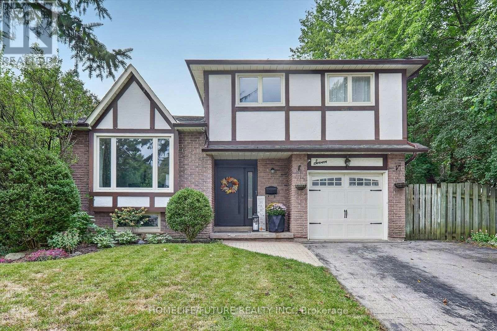 7 Toms Court, Whitby, ON, L1N 6L6