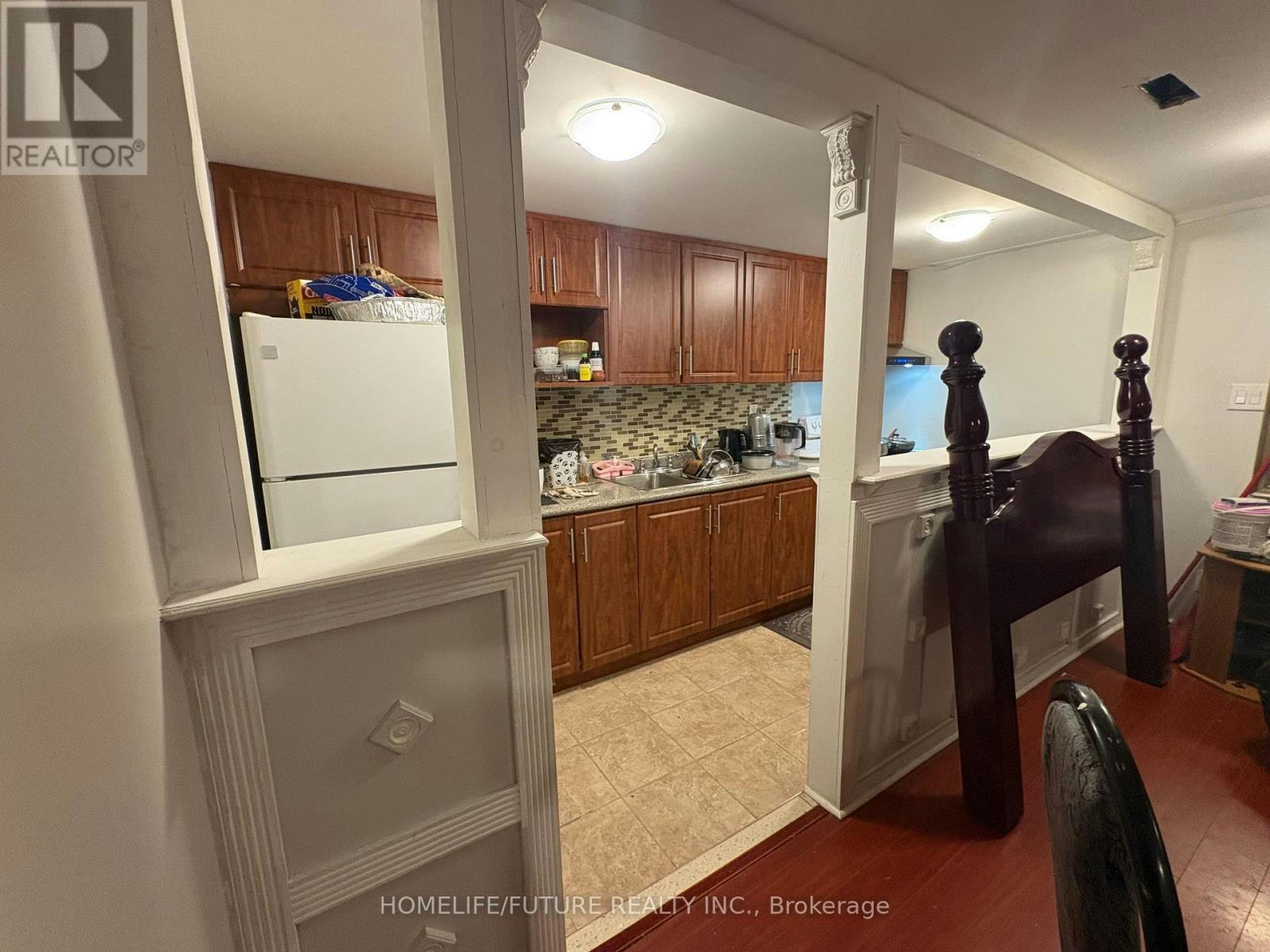 BSMT-33 Seasons Drive, Toronto, ON, M1X 1X4 - 3