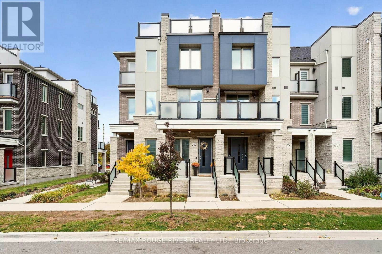 202-1034 Reflection Place, Pickering, ON, L1X 0L1