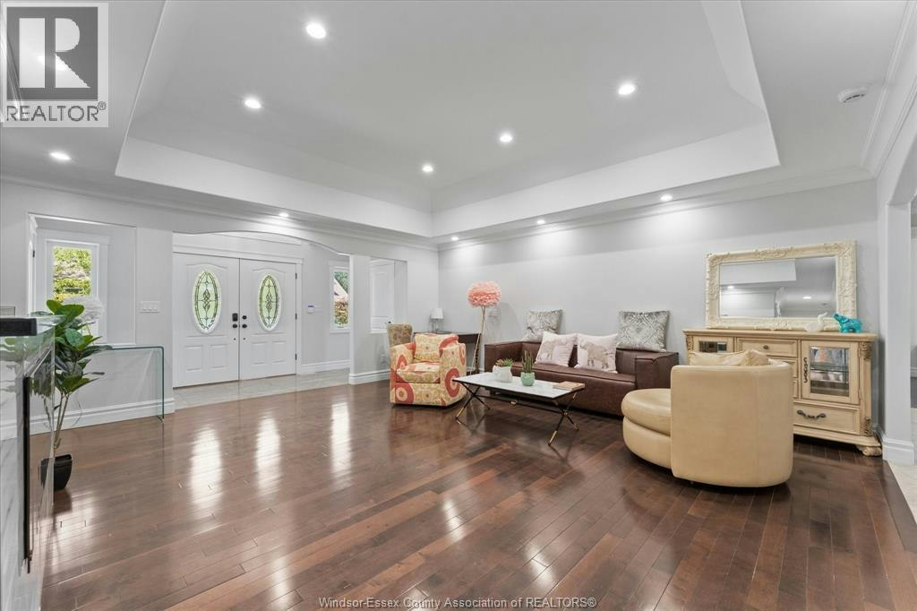 1055 Roseland Drive South, Windsor, ON, N9G 1T9 - 7