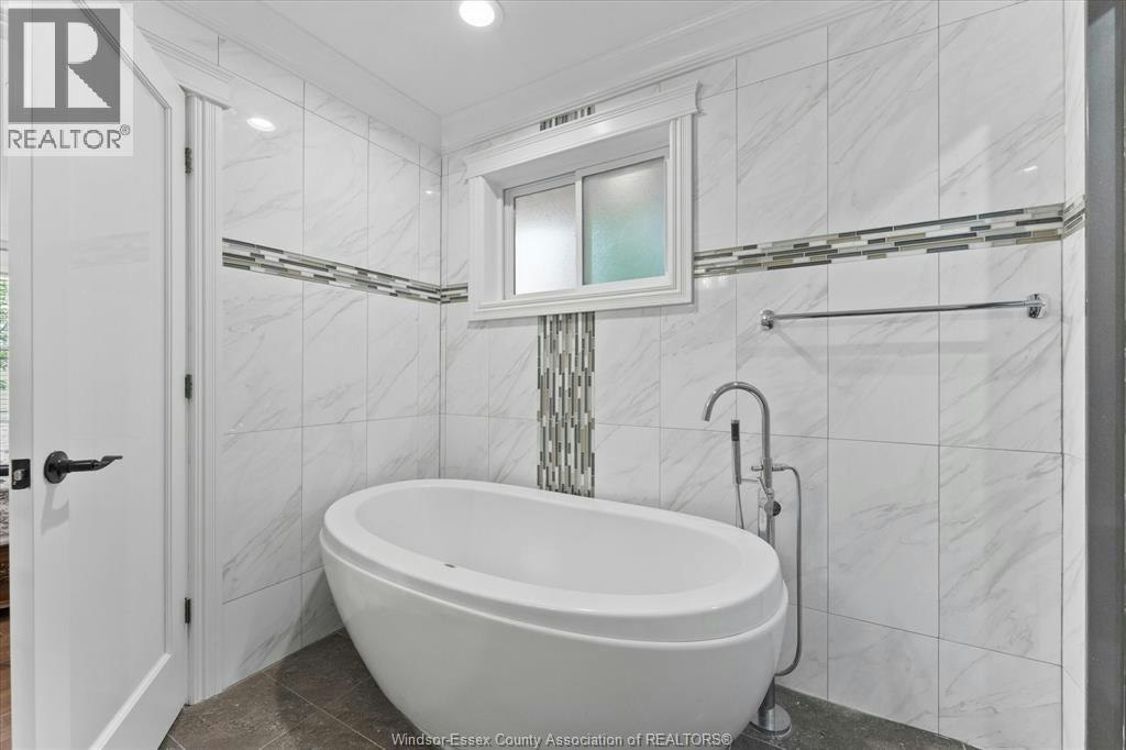 1055 Roseland Drive South, Windsor, ON, N9G 1T9 - 19