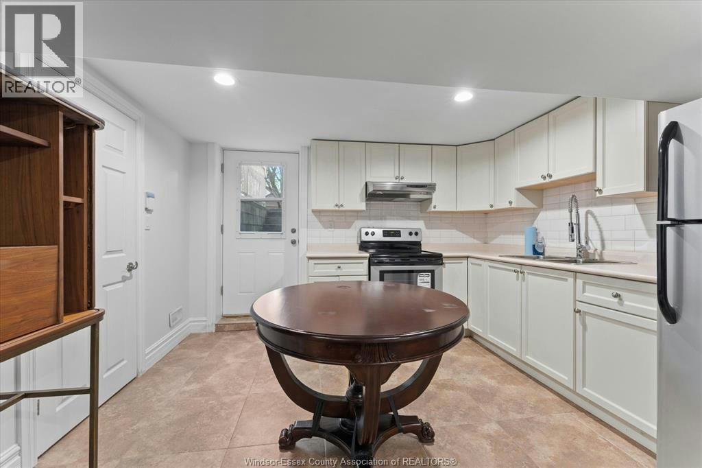 1055 Roseland Drive South, Windsor, ON, N9G 1T9 - 32