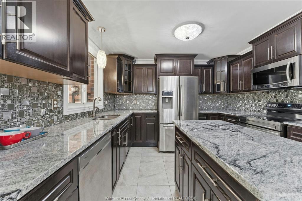 1055 Roseland Drive South, Windsor, ON, N9G 1T9 - 12