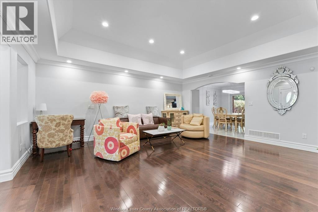 1055 Roseland Drive South, Windsor, ON, N9G 1T9 - 5
