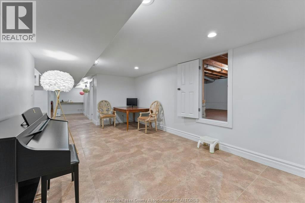 1055 Roseland Drive South, Windsor, ON, N9G 1T9 - 26