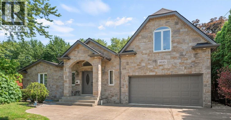 1055 Roseland Drive South, Windsor, ON, N9G 1T9
