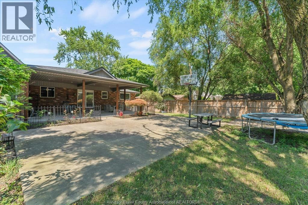 1055 Roseland Drive South, Windsor, ON, N9G 1T9 - 41