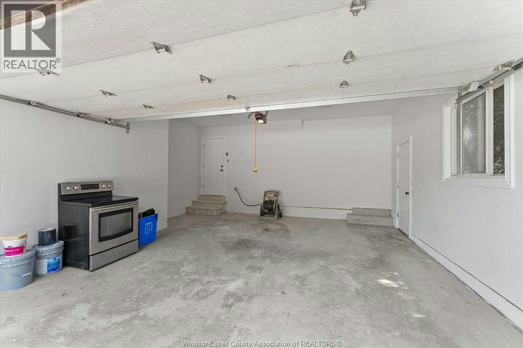 1055 Roseland Drive South, Windsor, ON, N9G 1T9 - 43