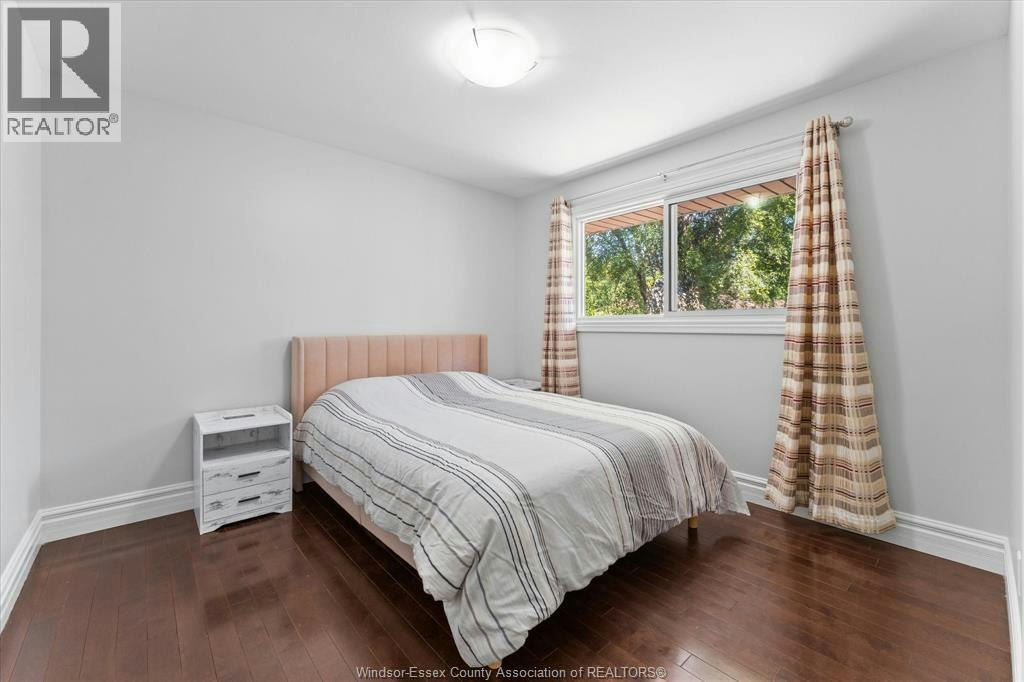 1055 Roseland Drive South, Windsor, ON, N9G 1T9 - 24