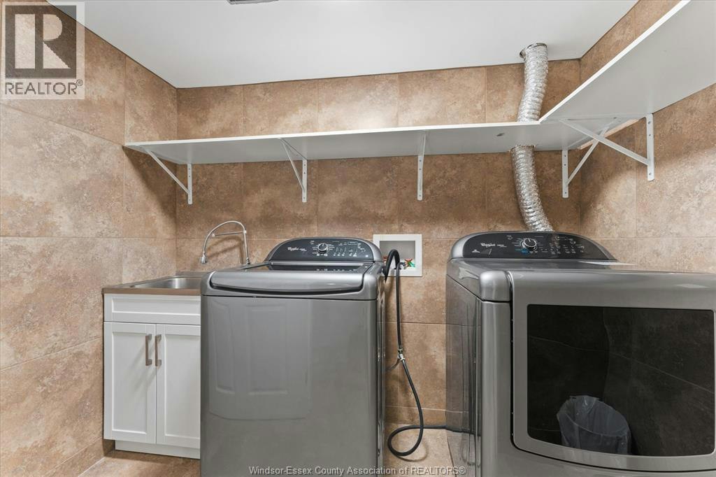 1055 Roseland Drive South, Windsor, ON, N9G 1T9 - 35