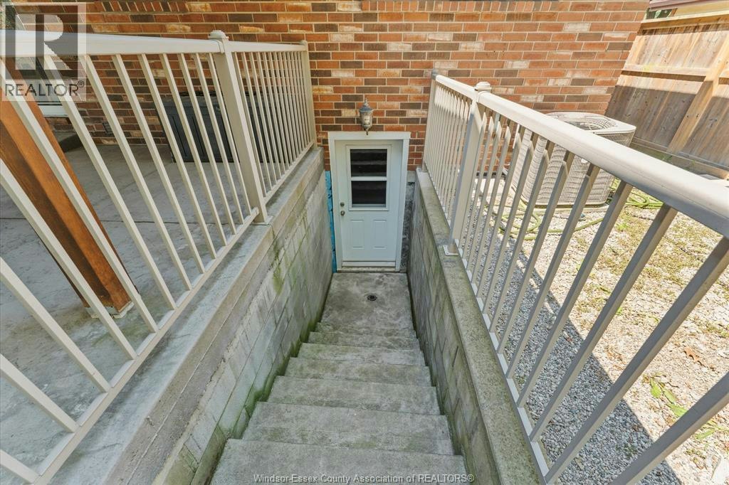 1055 Roseland Drive South, Windsor, ON, N9G 1T9 - 36