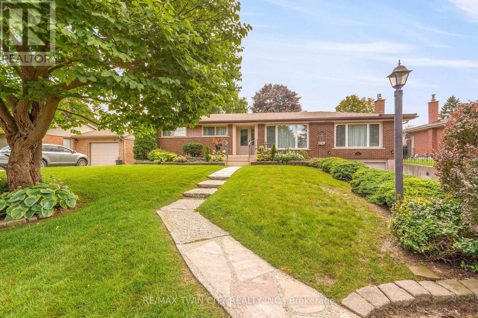 25 Brier Crescent, Brantford, ON, N3R 3M5