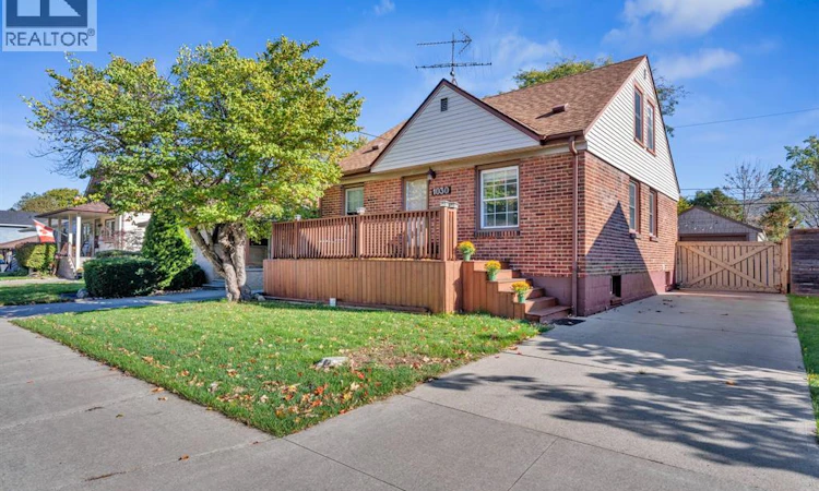 1030 Fairview Boulevard