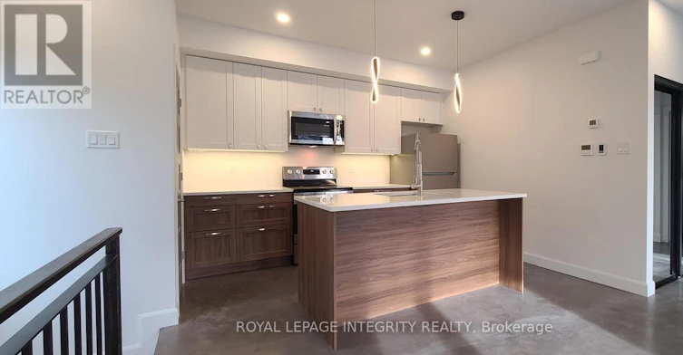 A-396 Marguerite Avenue, Ottawa, ON, K1L 7W6 - 2
