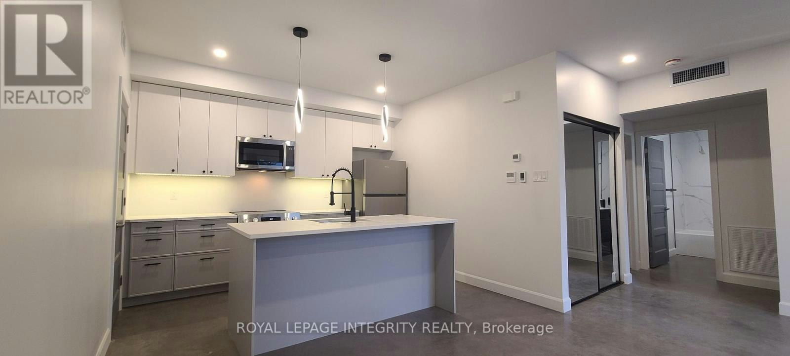 B-398 Marguerite Avenue, Ottawa, ON, K1L 7W6 - 2
