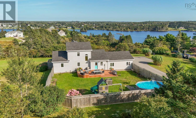 401 Lakeside Road
