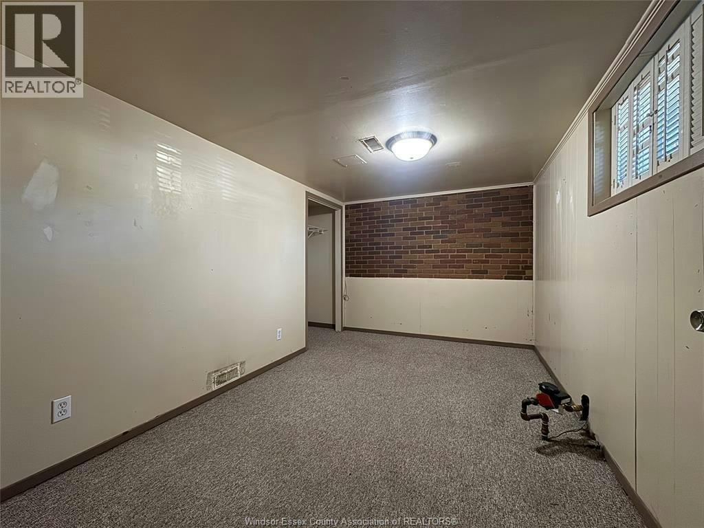 2267 College, Windsor, ON, N9B 1M7 - 13