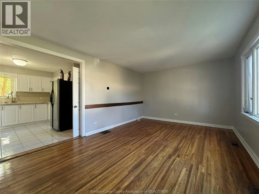 2267 College, Windsor, ON, N9B 1M7 - 4