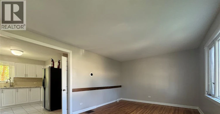 2267 College, Windsor, ON, N9B 1M7 - 4
