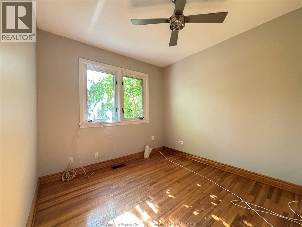 2267 College, Windsor, ON, N9B 1M7 - 9