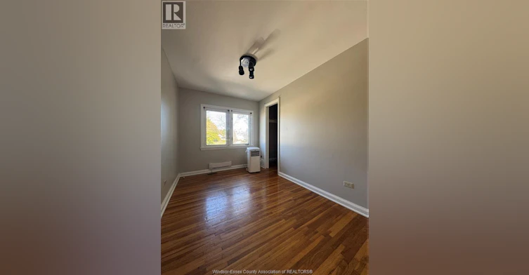 2267 College, Windsor, ON, N9B 1M7 - 10