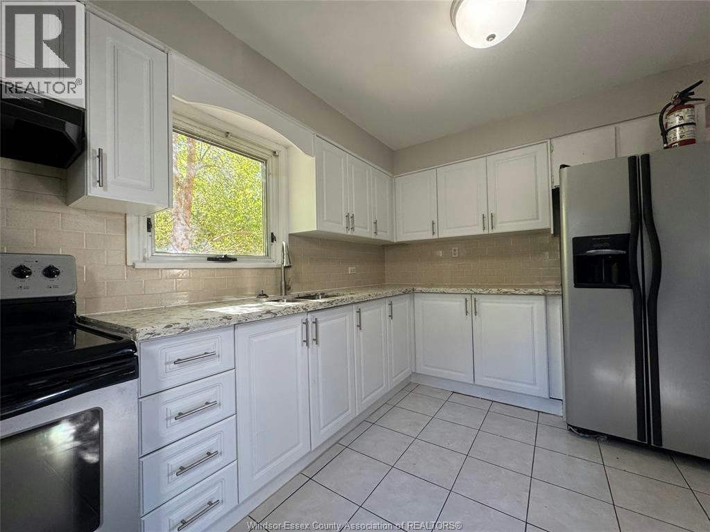 2267 College, Windsor, ON, N9B 1M7 - 5