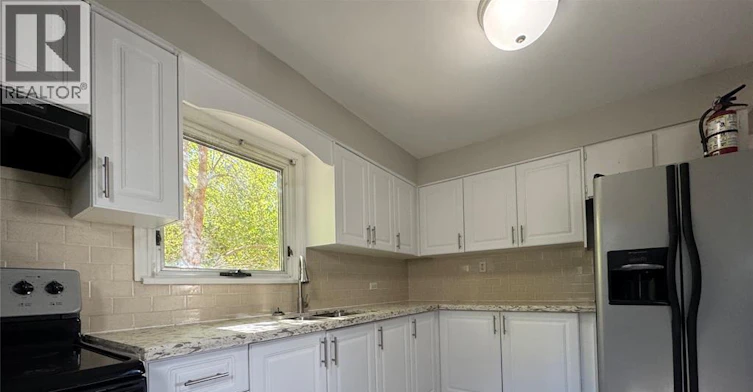 2267 College, Windsor, ON, N9B 1M7 - 5