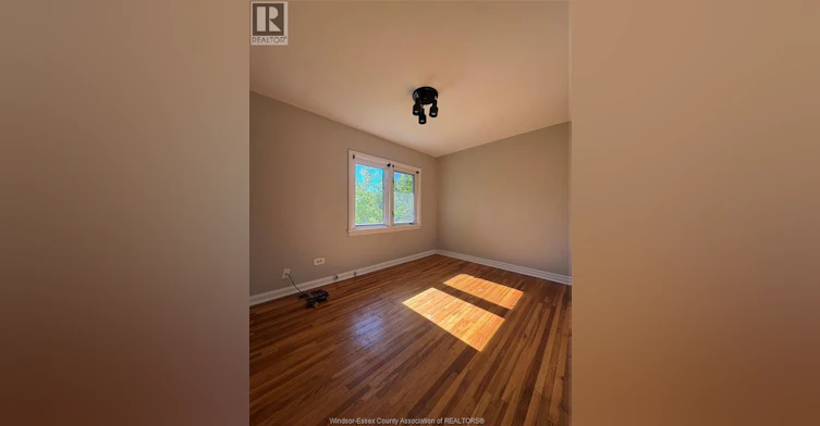 2267 College, Windsor, ON, N9B 1M7 - 7