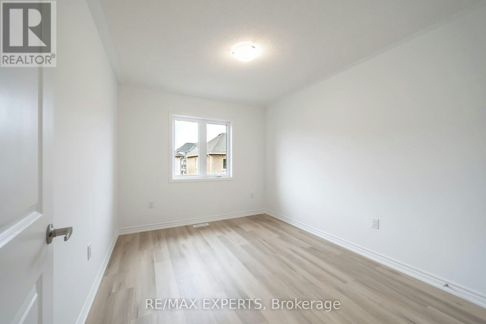121 Vinewood Crescent, Barrie, ON, L9J 1B5 - 32