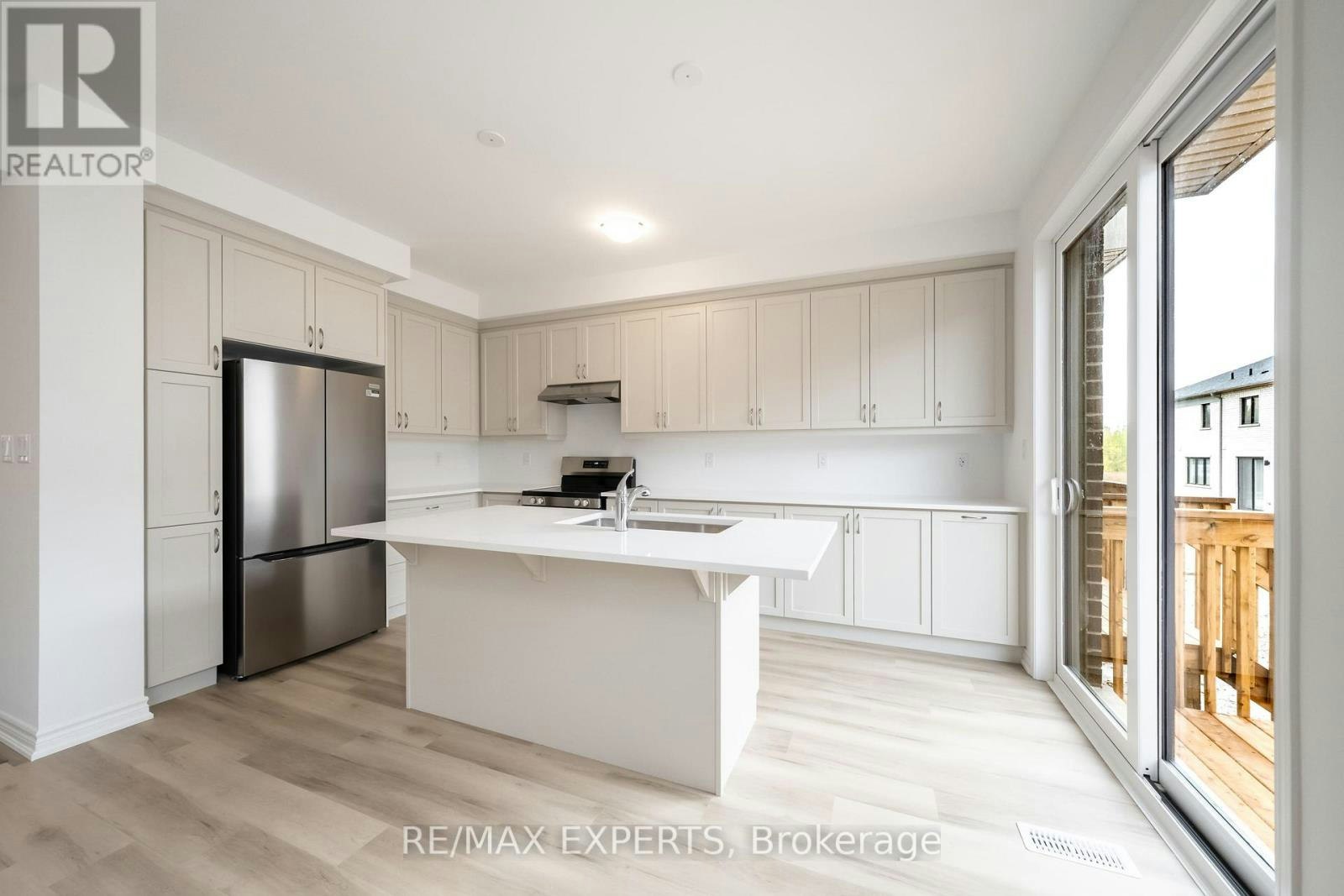 121 Vinewood Crescent, Barrie, ON, L9J 1B5 - 8