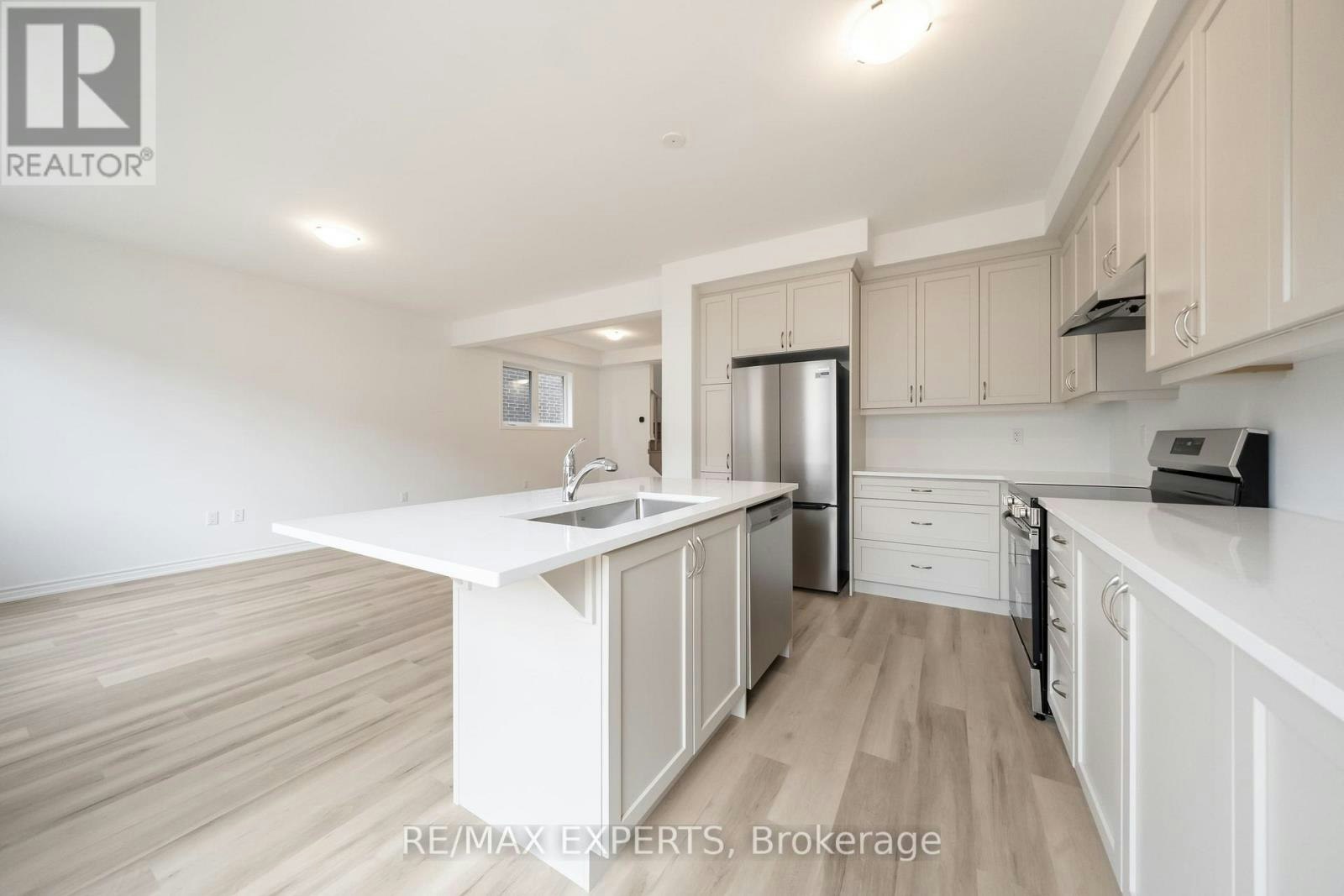 121 Vinewood Crescent, Barrie, ON, L9J 1B5 - 6