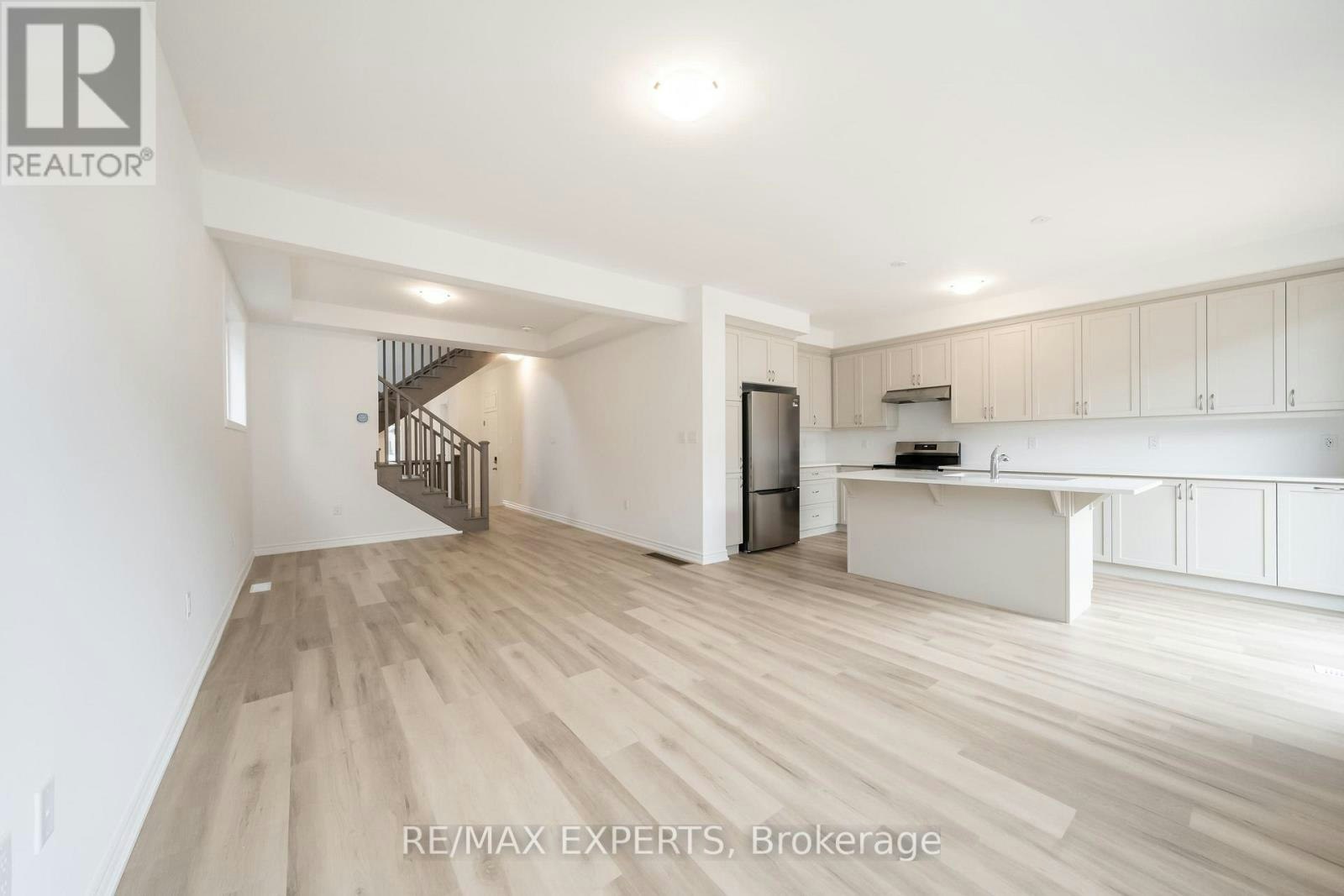 121 Vinewood Crescent, Barrie, ON, L9J 1B5 - 11