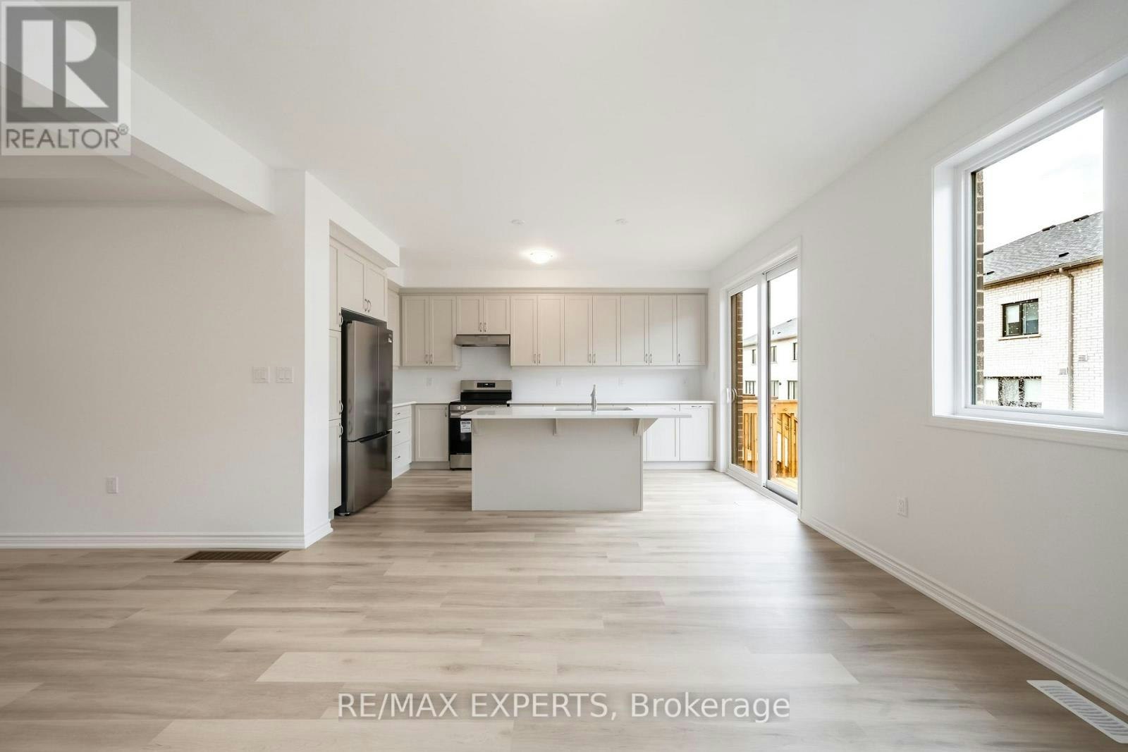 121 Vinewood Crescent, Barrie, ON, L9J 1B5 - 12