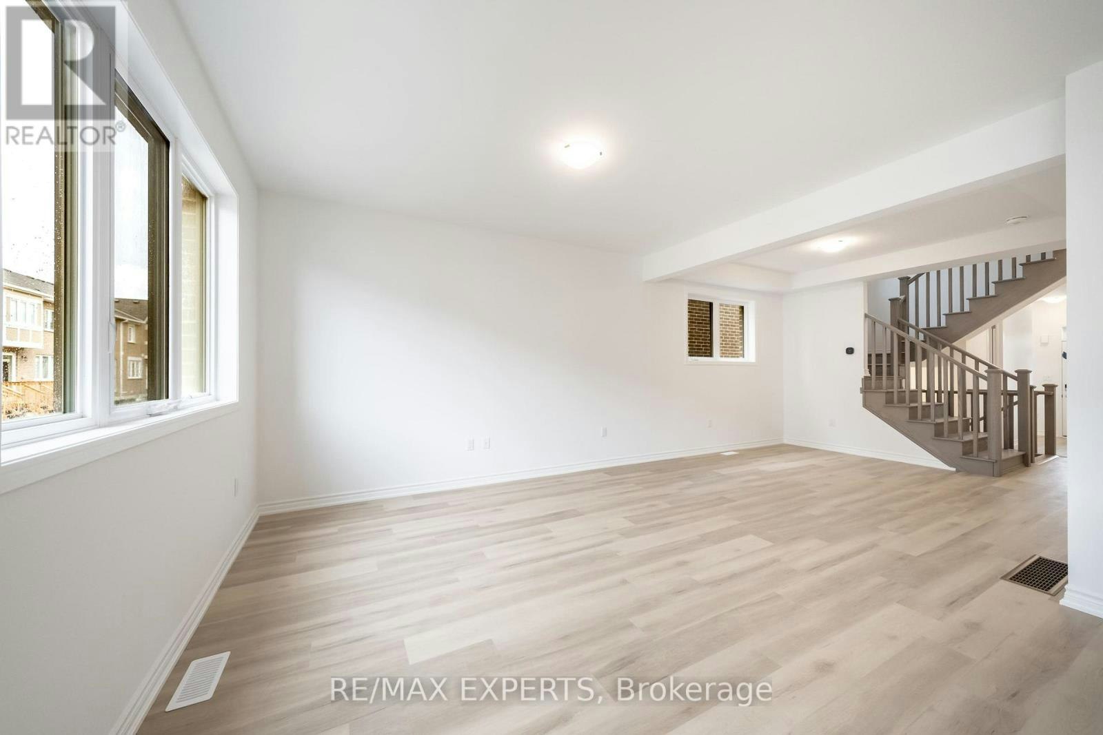 121 Vinewood Crescent, Barrie, ON, L9J 1B5 - 7
