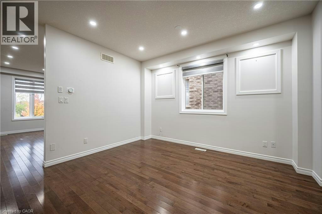 Upper-121 Steeplechase Way, Waterloo, ON, N2K 0E7 - 3