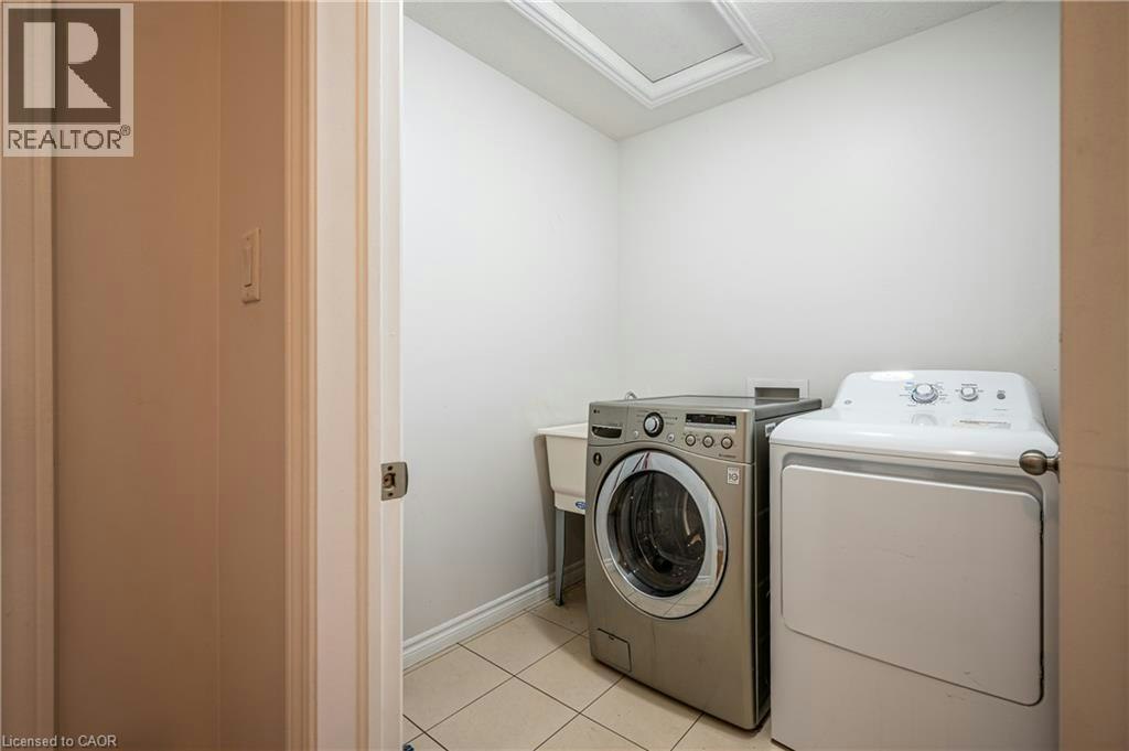 Upper-121 Steeplechase Way, Waterloo, ON, N2K 0E7 - 17
