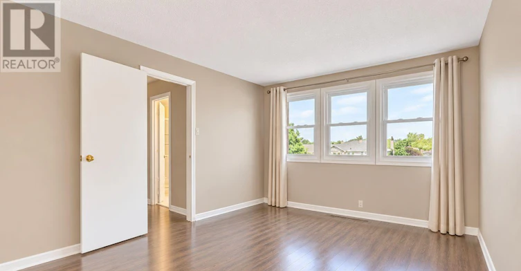 26 Colonial Crescent, London, ON, N6H 4X3 - 28