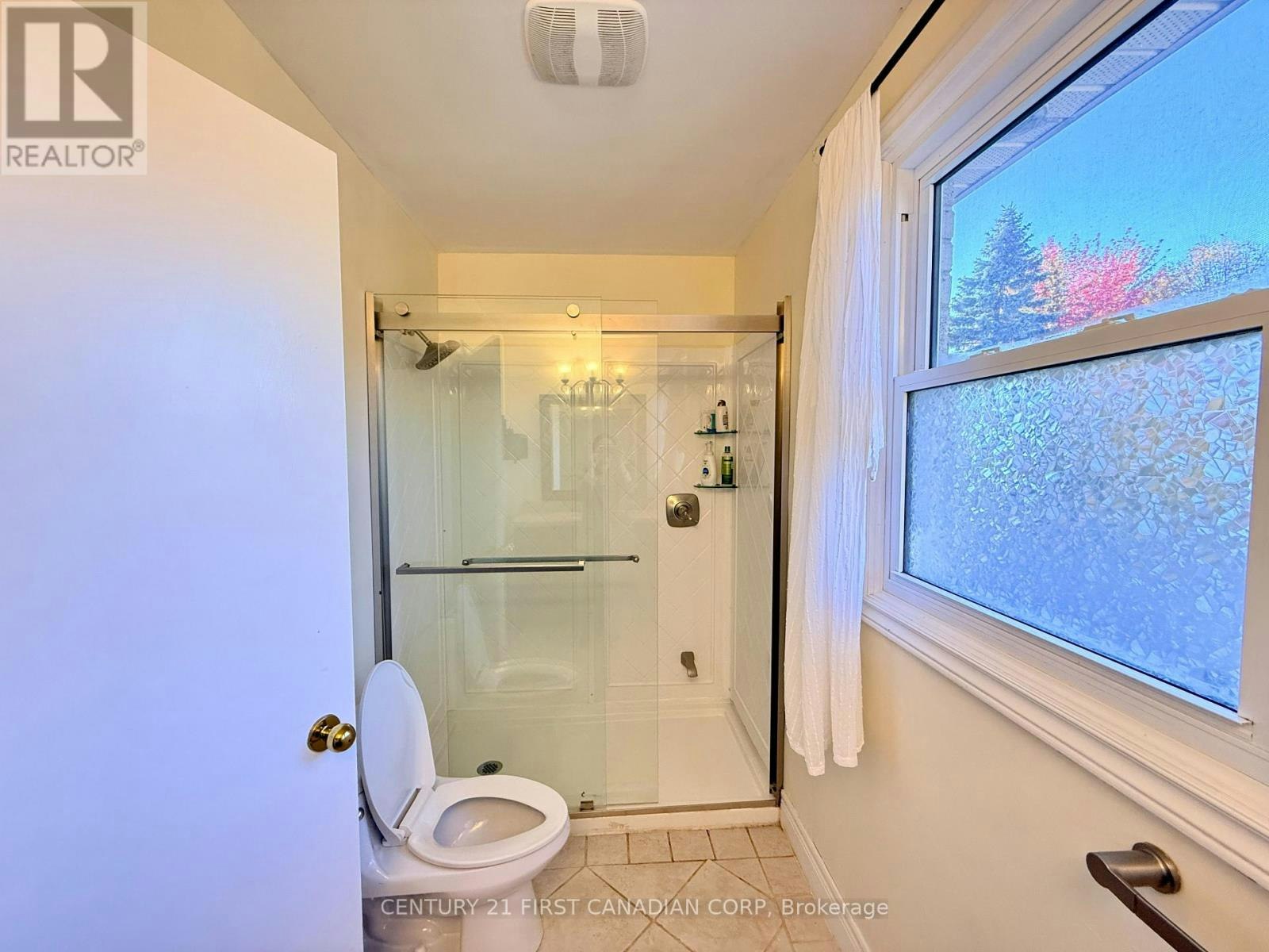 26 Colonial Crescent, London, ON, N6H 4X3 - 23