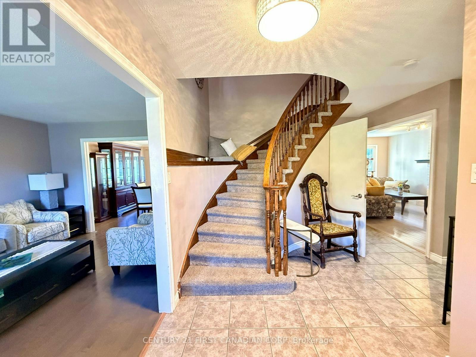 26 Colonial Crescent, London, ON, N6H 4X3 - 6