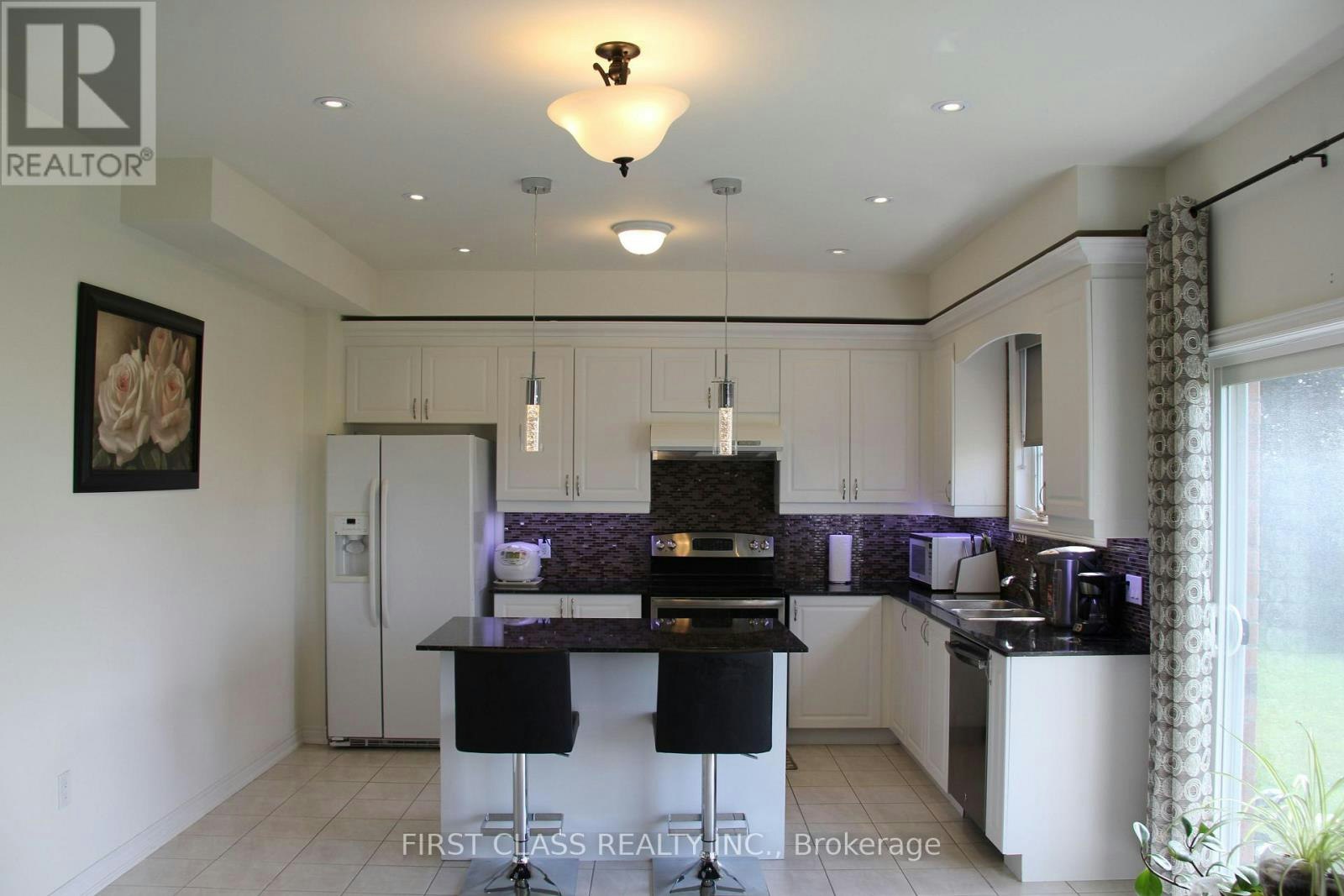 69 Promenade Drive, Whitby, ON, L1R 0L5 - 4
