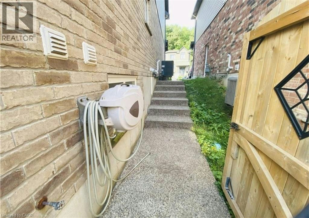 319 Moorlands Crescent, Kitchener, ON, N2P 0C5 - 21
