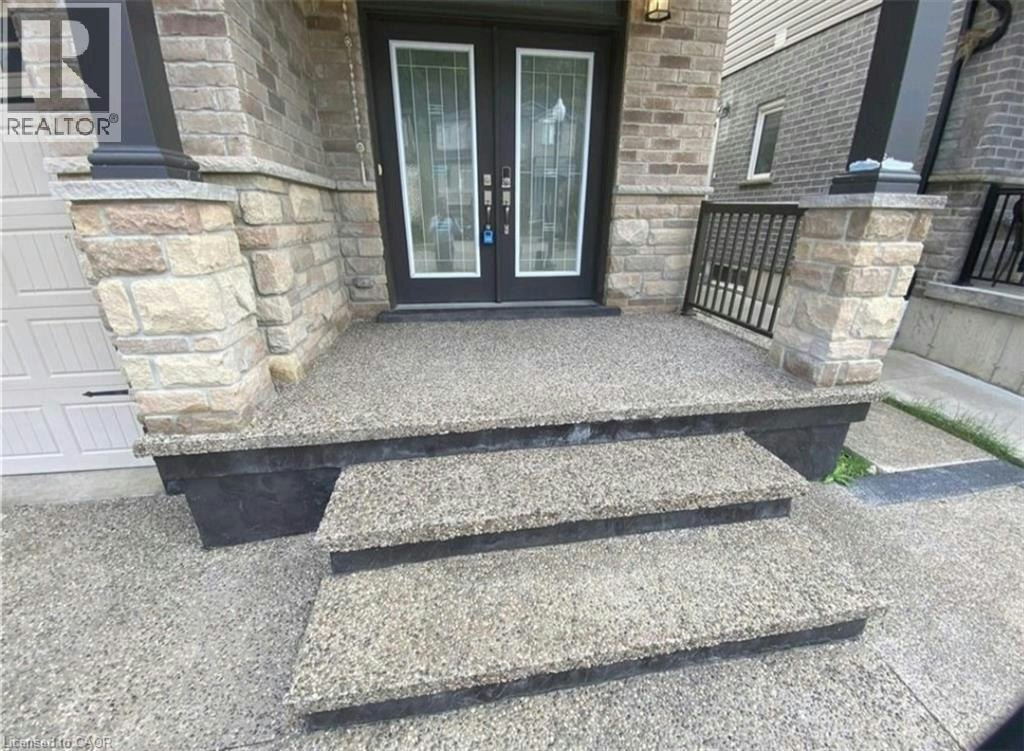 319 Moorlands Crescent, Kitchener, ON, N2P 0C5 - 2