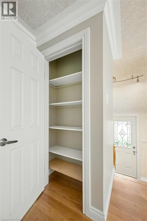 Upper-16 Devitt Avenue S, Waterloo, ON, N2J 1Y5 - 22