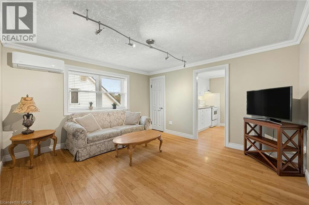 Upper-16 Devitt Avenue S, Waterloo, ON, N2J 1Y5 - 11