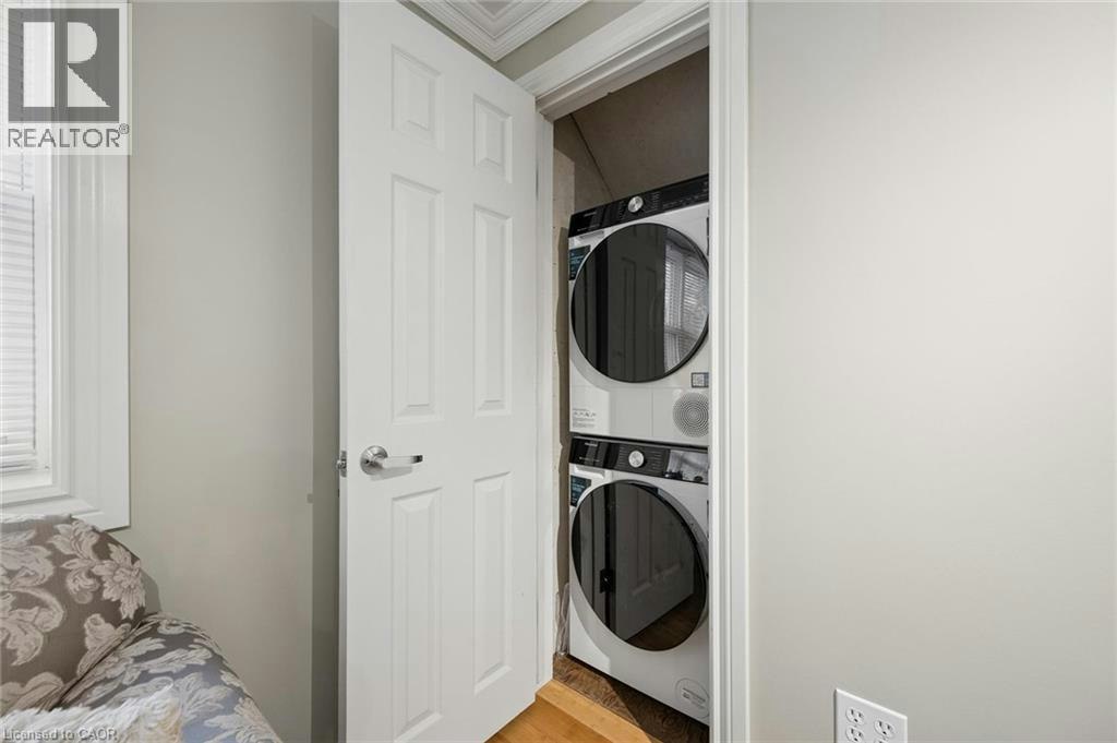 Upper-16 Devitt Avenue S, Waterloo, ON, N2J 1Y5 - 23