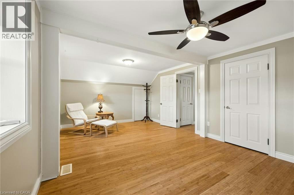 Upper-16 Devitt Avenue S, Waterloo, ON, N2J 1Y5 - 16