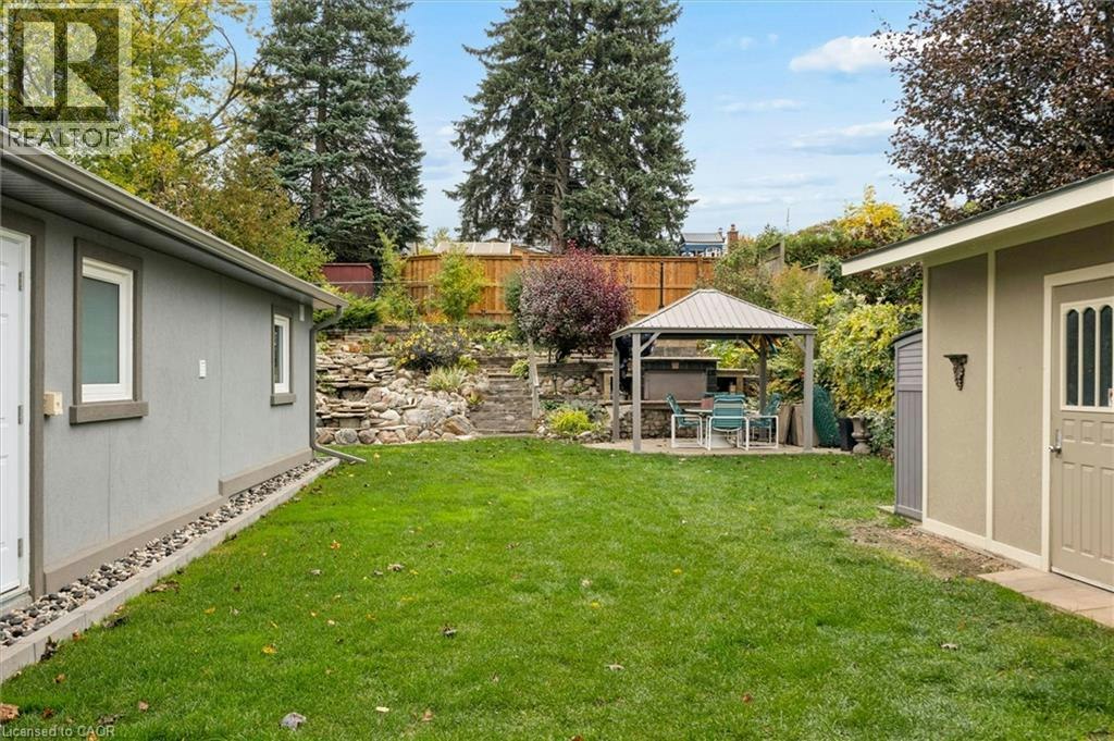 Upper-16 Devitt Avenue S, Waterloo, ON, N2J 1Y5 - 25
